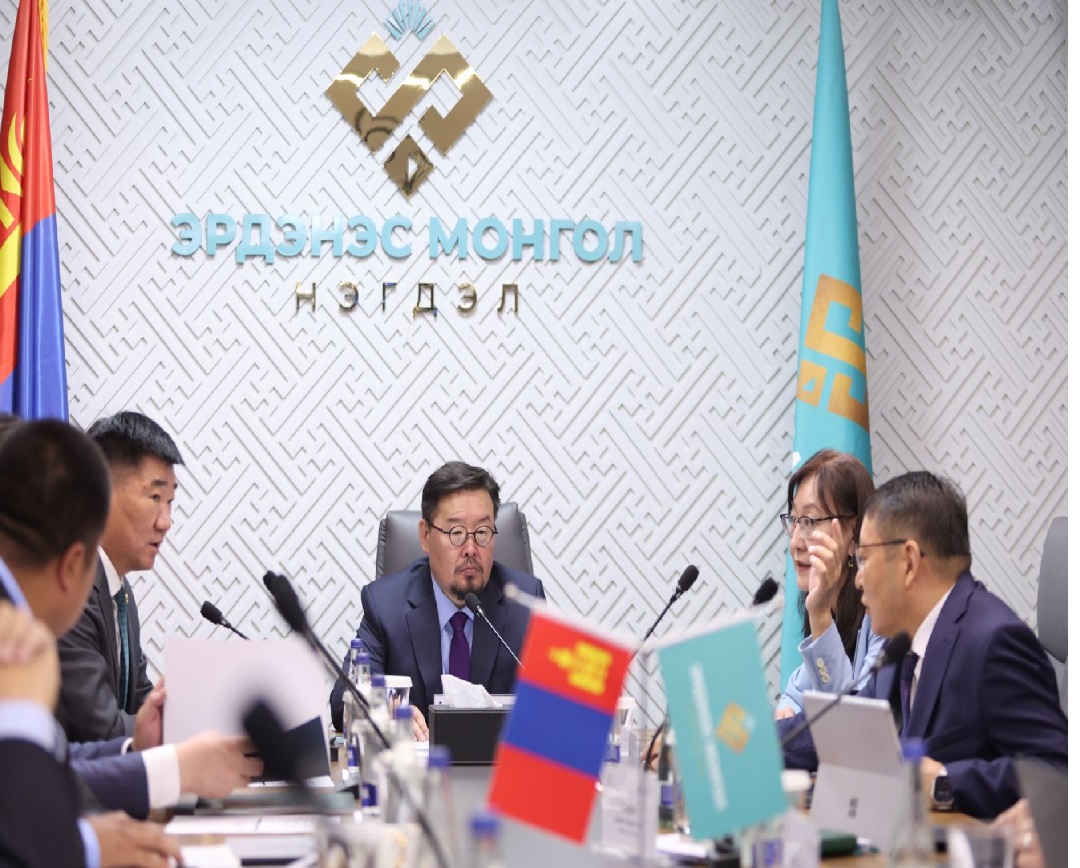 Г.Занданшатар: Засгийн газрын хэмнэлтийн бодлогод төрийн өмчит компаниуд манлайлал үзүүлэх ёстой