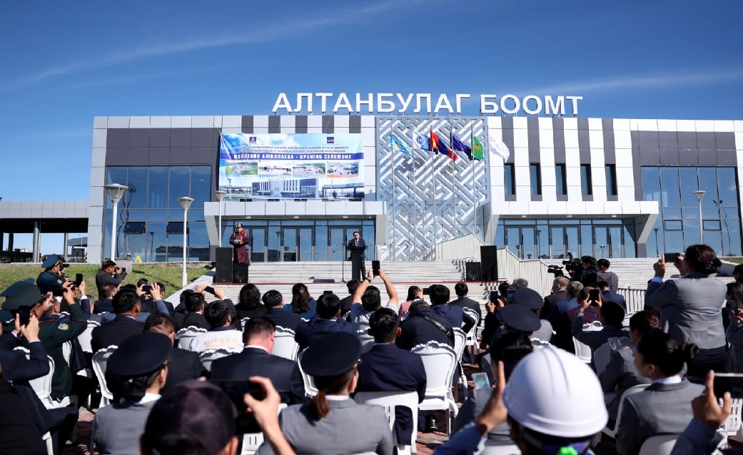 Алтанбулаг боомтыг шинэчилснээр өдөрт нэвтрэх зорчигчдын тоо гурав, ачаа тээврийн урсгал дөрөв дахин нэмэгдэх боломжтой боллоо