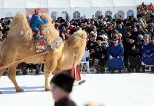 Ерөнхий сайд Г.Занданшатар Өмнөговь аймагт ажиллах үеэрээ “Түмэн тэмээний баяр”-т оролцож, үг хэллээ