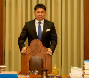 Гишүүнийг эргүүлэн татах хууль өргөн баригдлаа